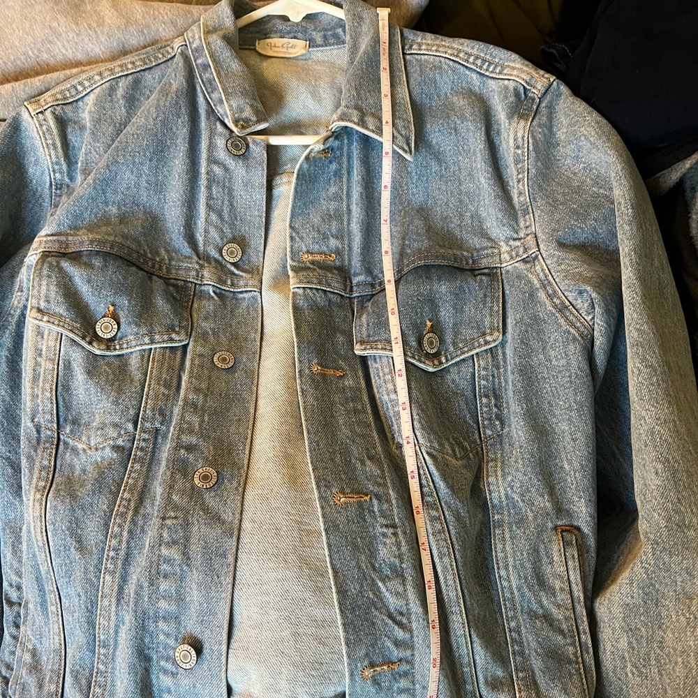 Women’s denim jacket - Picture 4 of 7